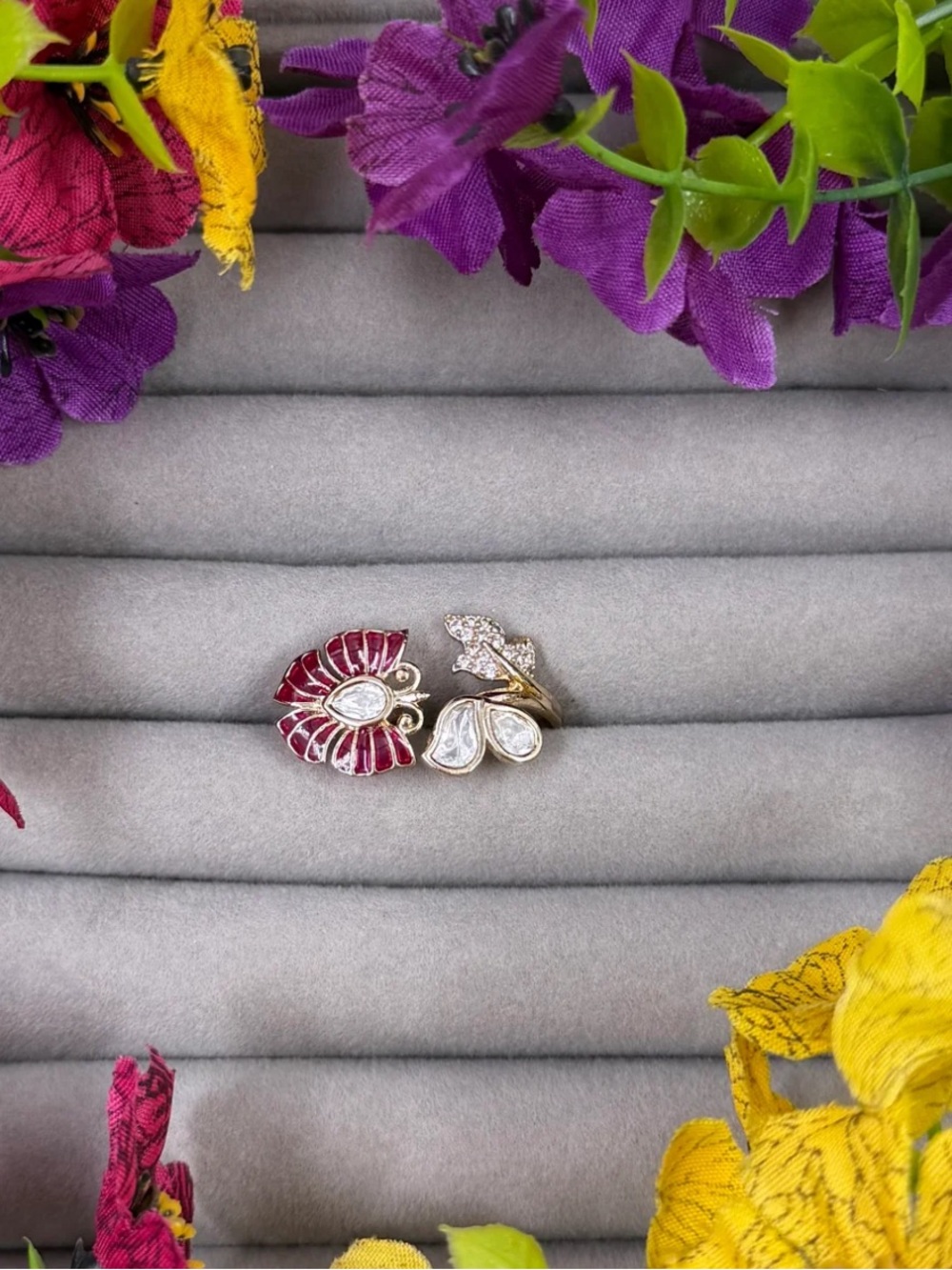 Elegant Floral Red and White Leaf Ring